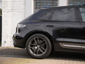 PORSCHE Macan T LUFTF.-PANO-SPORTABGAS.-20 S-VOLL-LEDER