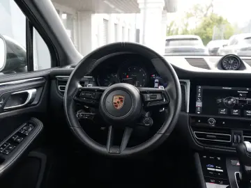 PORSCHE Macan T LUFTF.-PANO-SPORTABGAS.-20 S-VOLL-LEDER