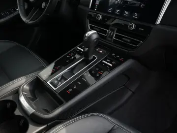 PORSCHE Macan T LUFTF.-PANO-SPORTABGAS.-20 S-VOLL-LEDER