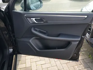 PORSCHE Macan T LUFTF.-PANO-SPORTABGAS.-20 S-VOLL-LEDER
