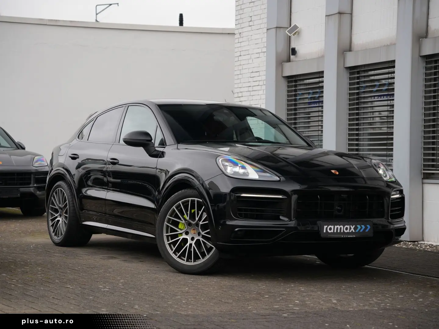 PORSCHE E-Hybrid Coupé PLATINUM-SPORTDESIGN-ACC-AHK-VOLL