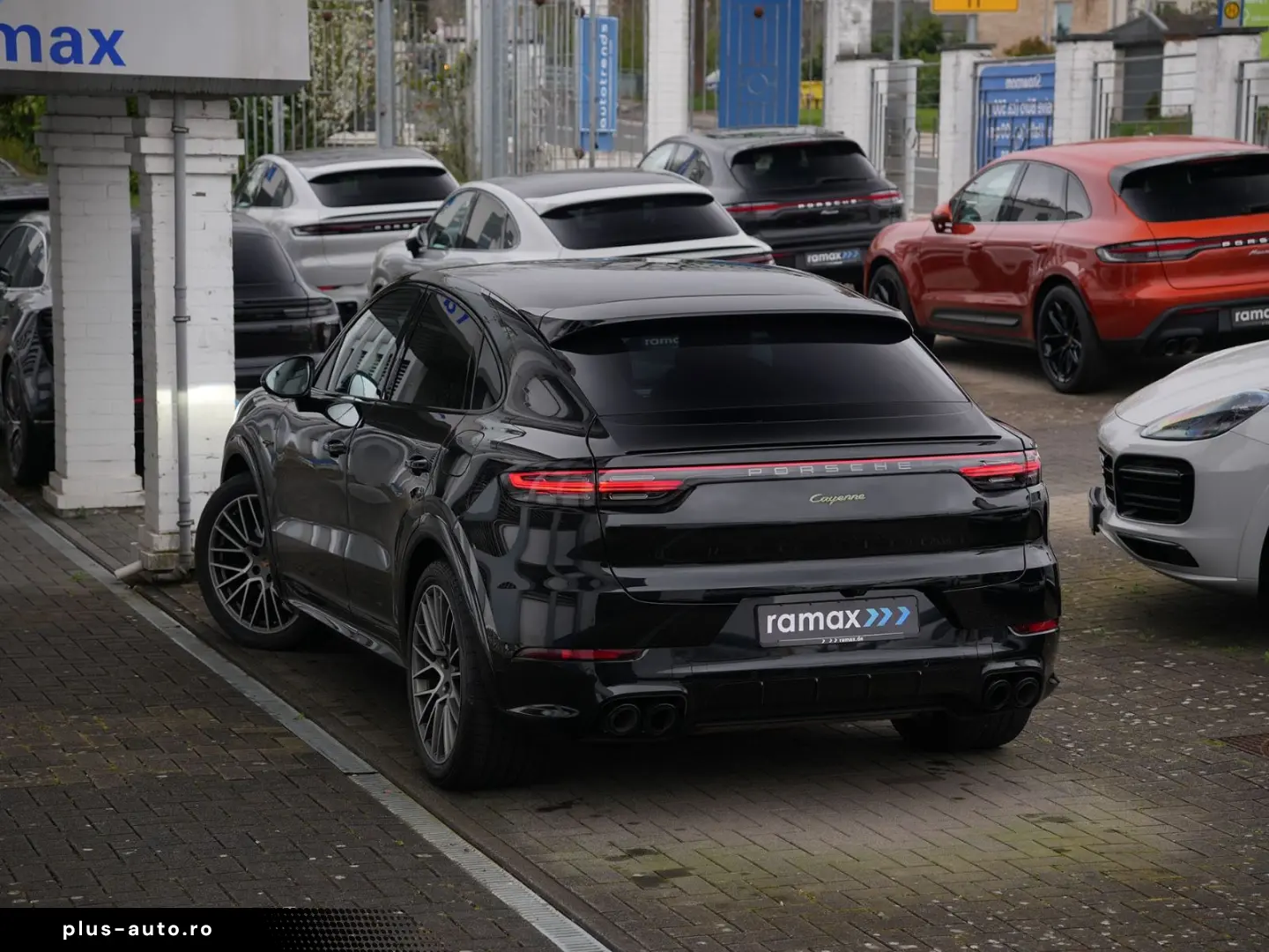PORSCHE E-Hybrid Coupé PLATINUM-SPORTDESIGN-ACC-AHK-VOLL