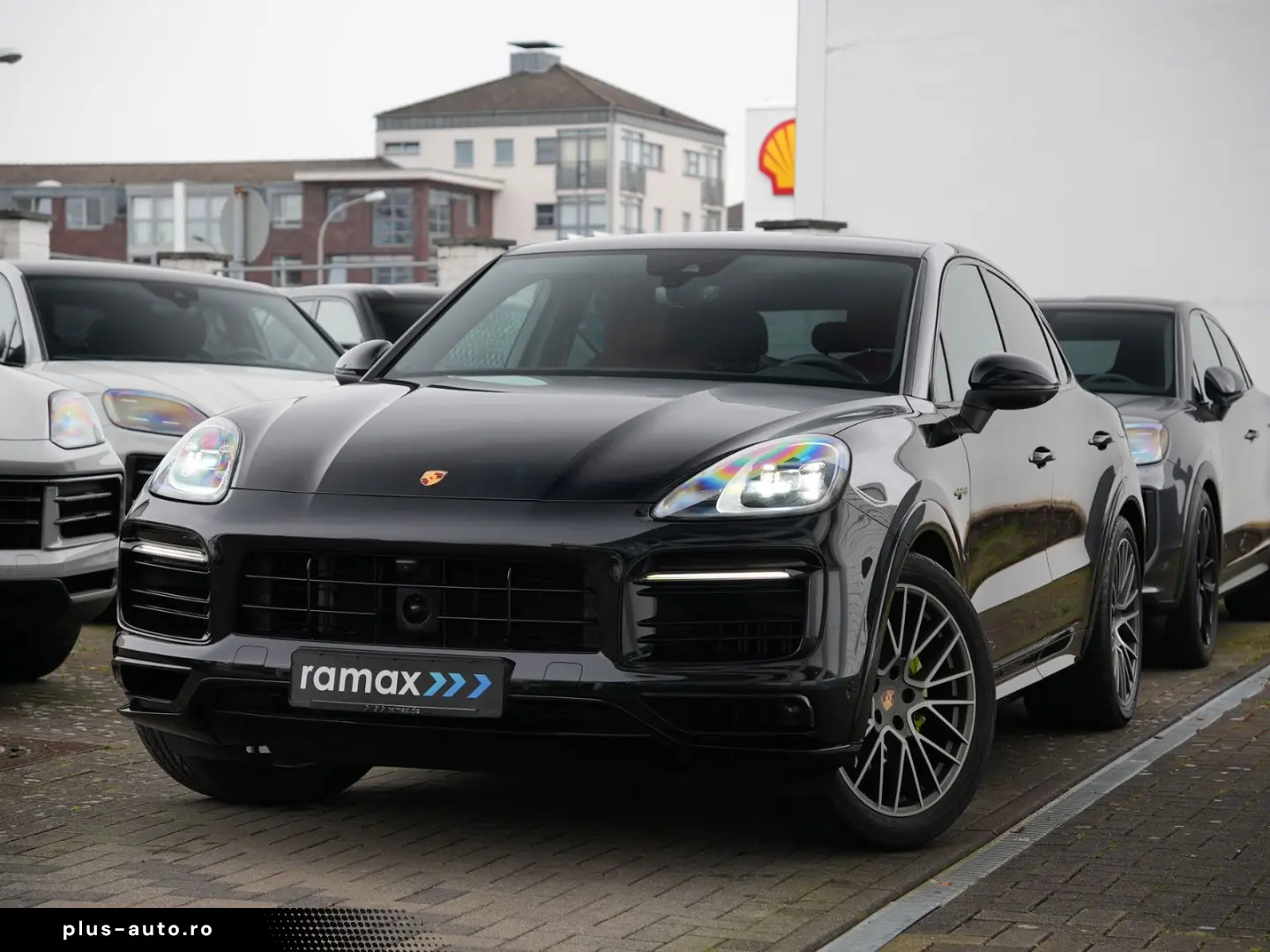 PORSCHE E-Hybrid Coupé PLATINUM-SPORTDESIGN-ACC-AHK-VOLL