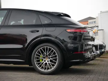 PORSCHE E-Hybrid Coupé PLATINUM-SPORTDESIGN-ACC-AHK-VOLL