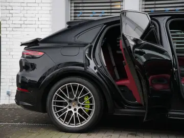 PORSCHE E-Hybrid Coupé PLATINUM-SPORTDESIGN-ACC-AHK-VOLL