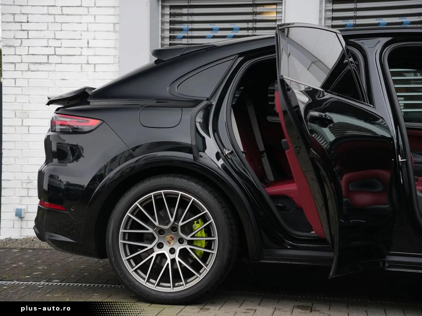 PORSCHE E-Hybrid Coupé PLATINUM-SPORTDESIGN-ACC-AHK-VOLL