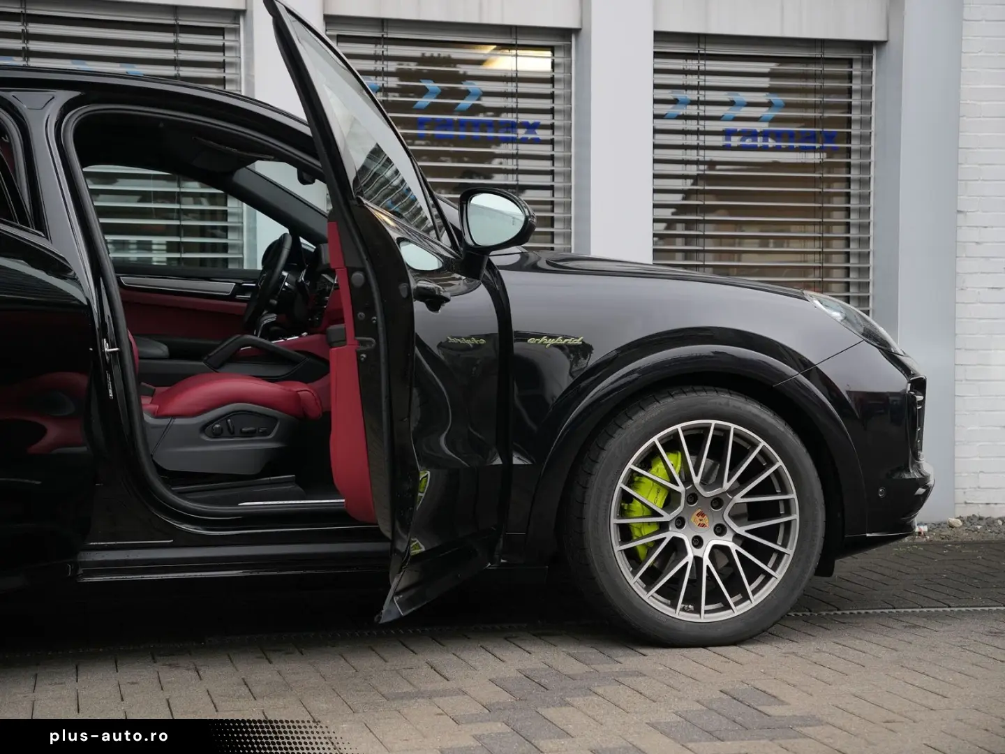 PORSCHE E-Hybrid Coupé PLATINUM-SPORTDESIGN-ACC-AHK-VOLL