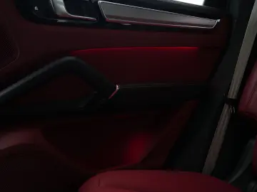 PORSCHE E-Hybrid Coupé PLATINUM-SPORTDESIGN-ACC-AHK-VOLL