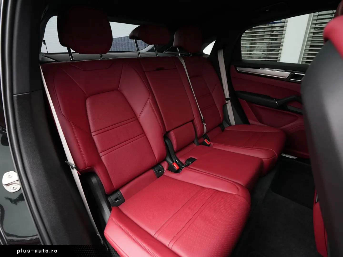 PORSCHE E-Hybrid Coupé PLATINUM-SPORTDESIGN-ACC-AHK-VOLL