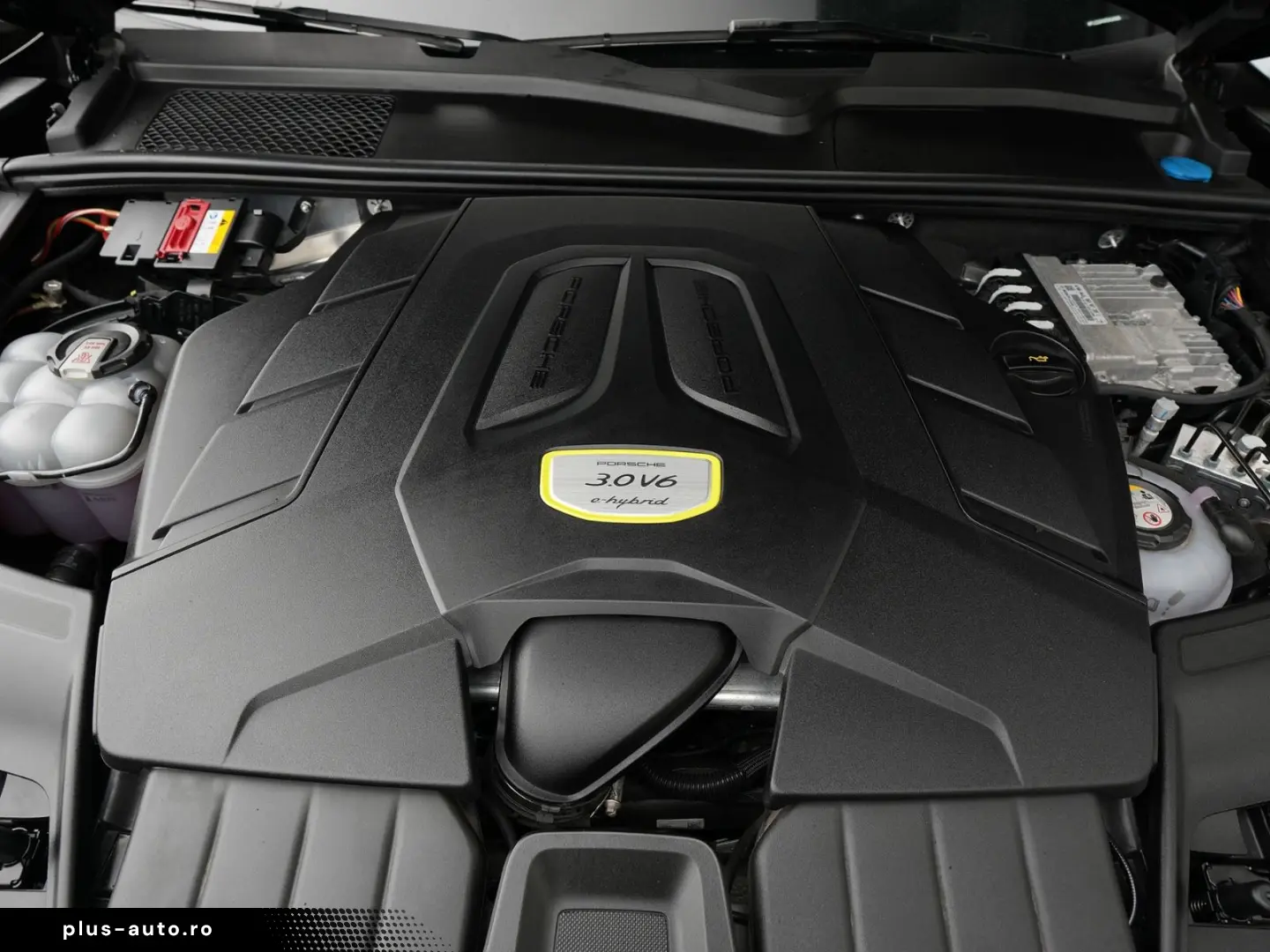 PORSCHE E-Hybrid Coupé PLATINUM-SPORTDESIGN-ACC-AHK-VOLL