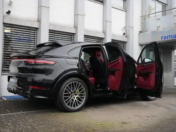 PORSCHE E-Hybrid Coupé PLATINUM-SPORTDESIGN-ACC-AHK-VOLL
