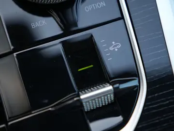 BMW X6 xDrive30d M SPORT PRO-LUFTF.-PANO-HUD-H K-22M