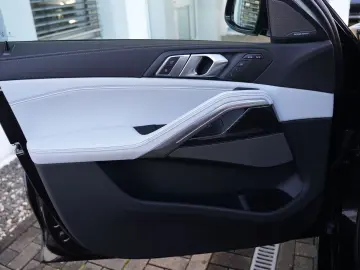 BMW X6 xDrive30d M SPORT PRO-LUFTF.-PANO-HUD-H K-22M