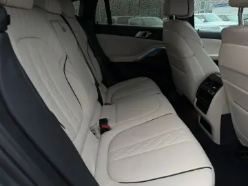 BMW X6 30d M Sport xDrive INDIVIDUAL Soft close