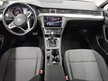 VW Passat 1.5 TSI Navi LED RFK SHZ ACC