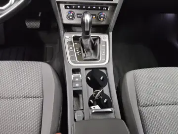 VW Passat 1.5 TSI Navi LED RFK SHZ ACC