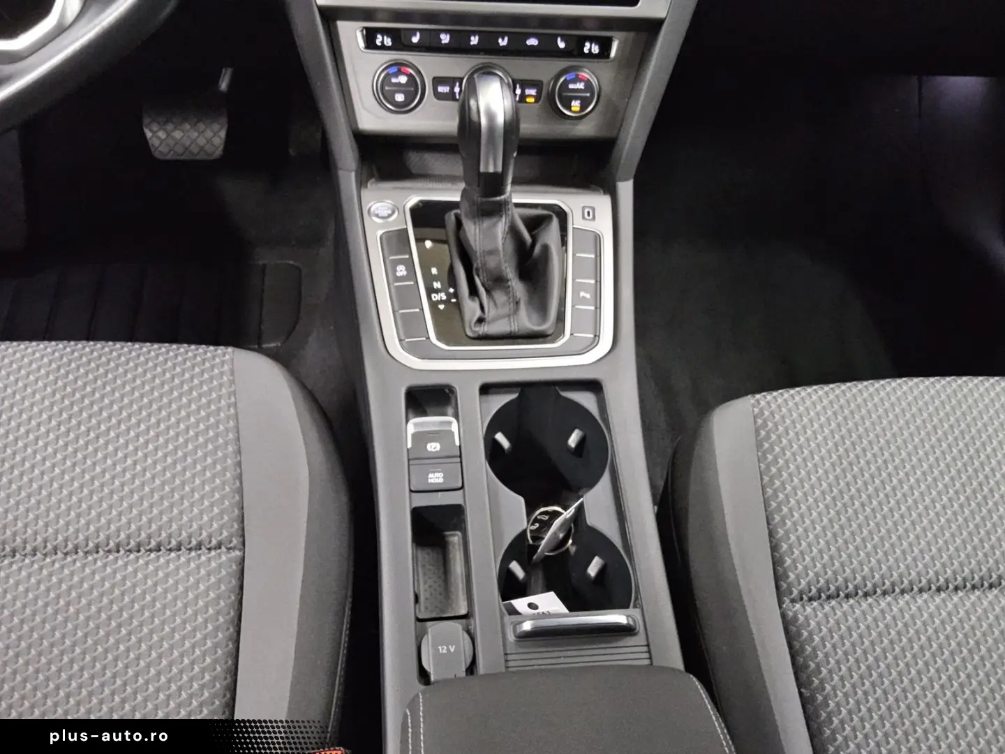 VW Passat 1.5 TSI Navi LED RFK SHZ ACC