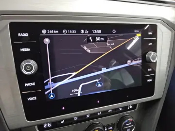 VW Passat 1.5 TSI Navi LED RFK SHZ ACC