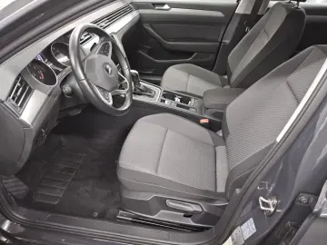 VW Passat 1.5 TSI Navi LED RFK SHZ ACC
