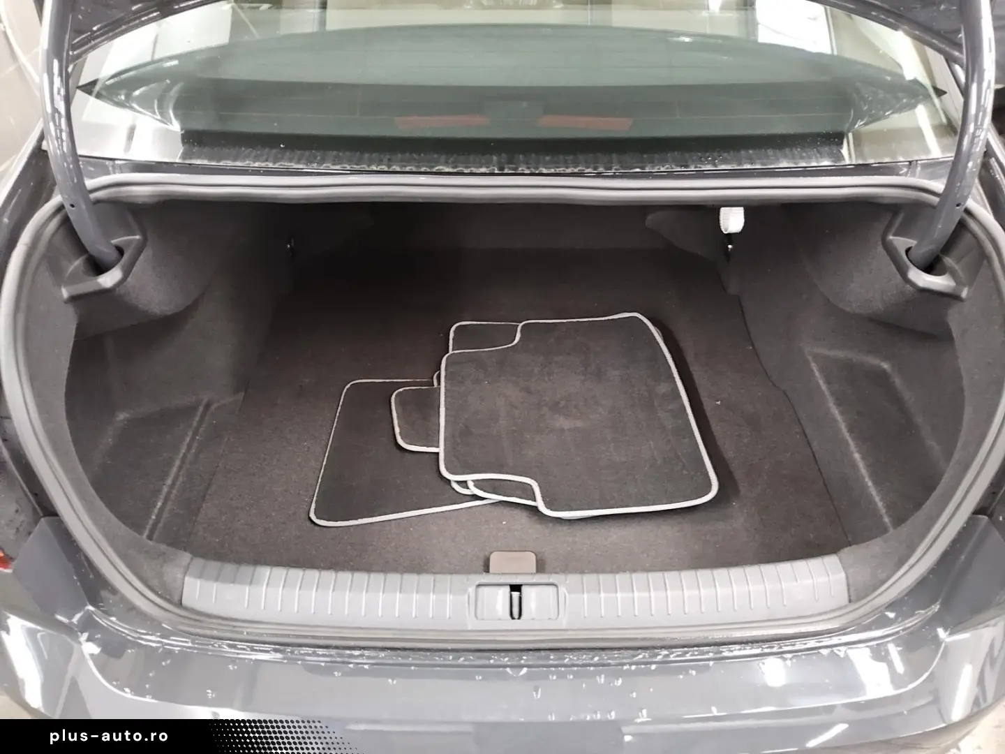 VW Passat 1.5 TSI Navi LED RFK SHZ ACC