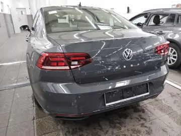 VW Passat 1.5 TSI Navi LED RFK SHZ ACC