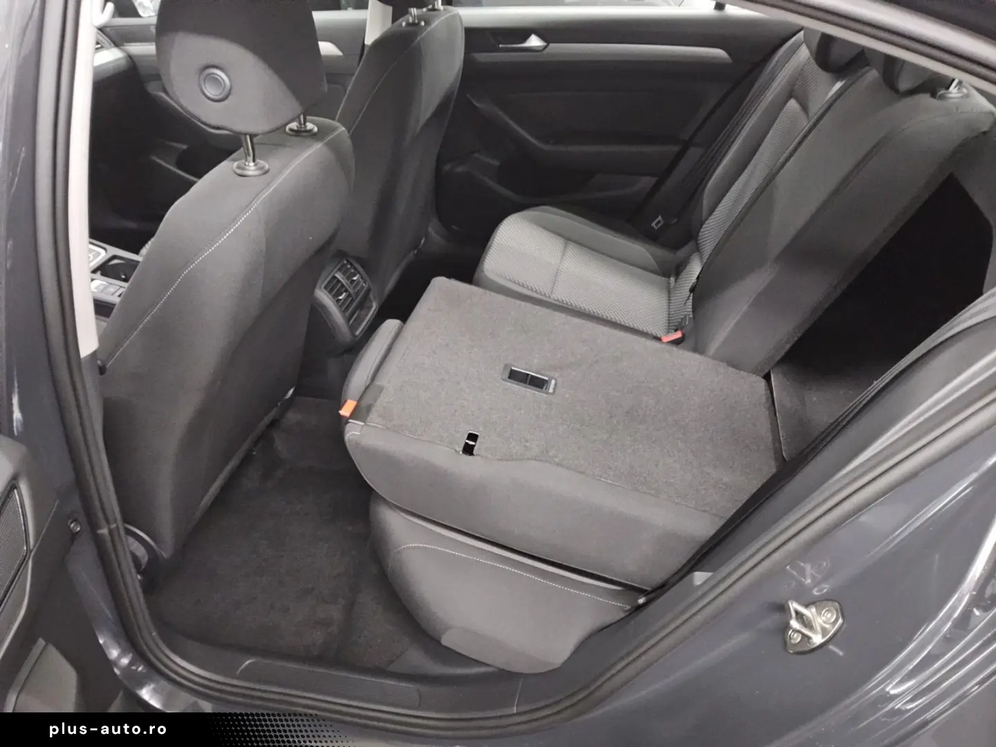 VW Passat 1.5 TSI Navi LED RFK SHZ ACC