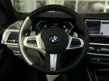 BMW X5 40d xDrive M-SPORT LEDER Panorama 1. Hand