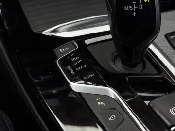 2.0d   xDrive   Pachet M   Camere 360   Led   Keyless