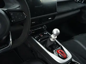 LOTUS Emira V6 First Edition Coupé Alcantara   20 Zoll