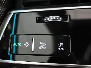 AUDI SQ8 4.0 TFSI Quattro tiptronic Matrix AHK HUD Lu