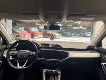 Audi Q3 35 TDI Business