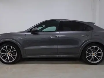 PORSCHE Cayenne Coupe E-Hybrid