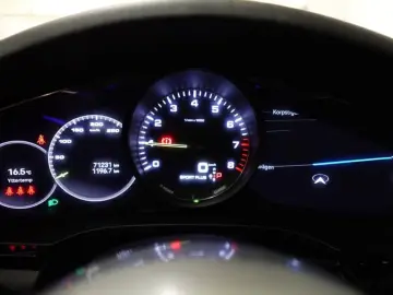 PORSCHE Cayenne Coupe E-Hybrid