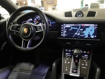 PORSCHE Cayenne Coupe E-Hybrid