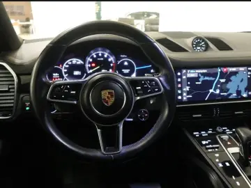 PORSCHE Cayenne Coupe E-Hybrid