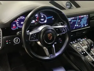 PORSCHE Cayenne Coupe E-Hybrid