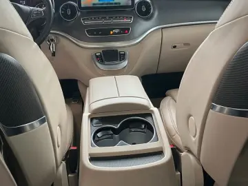 MERCEDES-BENZ V 300 4M EXCLUSIVE Lang Pano Standhz L…