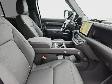 LAND ROVER Defender 110 D250 X-DYNAMIC SE