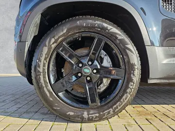 LAND ROVER Defender 110 P400 SE