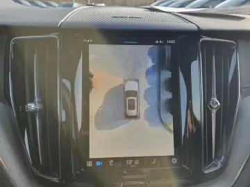 VOLVO XC60 B5 Ultra Black Edition PANO 360CAM HEAD UP