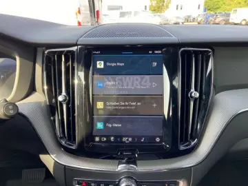 VOLVO XC60 T8 AWD Plug-in Hybrid Plus Black Edition