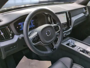 VOLVO XC 60 Plus Black Edition Recharge Plug-In Hybrid