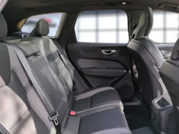 VOLVO XC 60 Plus Black Edition Recharge Plug-In Hybrid
