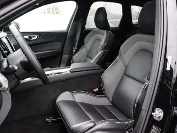 VOLVO XC60 Plus Dark Recharge Plug-In Hybrid AWD T8 Tw