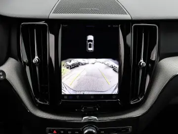 VOLVO XC60 Plus Dark Recharge Plug-In Hybrid AWD T8 Tw
