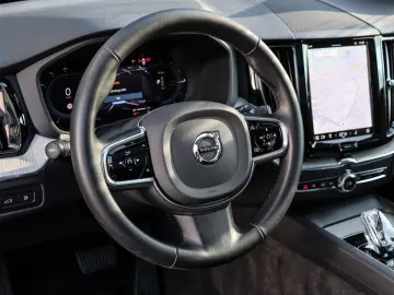 VOLVO XC60 T6 AWD Recharge Plus Dark #AHK Sitzh. PDC R