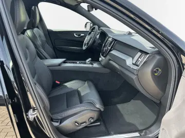 VOLVO XC60 Recharge T8 AWD Ultra Black Edition 21&