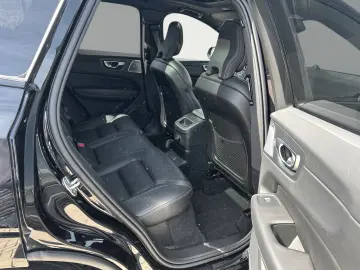 VOLVO XC60 Recharge T8 AWD Ultra Black Edition 21&