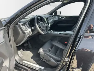 VOLVO XC60 Recharge T8 AWD Ultra Black Edition 21&