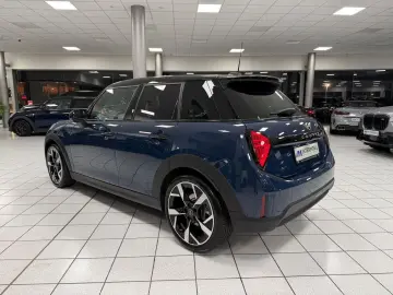 MINI Cooper S Favoured Trim 5-Türer HUD H K LED 360
